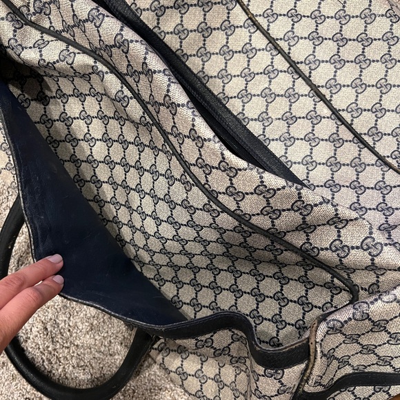 Gucci Duffle Bag - Picture 5 of 6